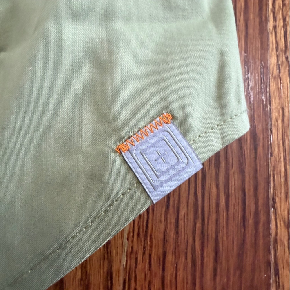 5.11 Tactical Moss Green Long Sleeved Button Down Size Small - Picture 7 of 11